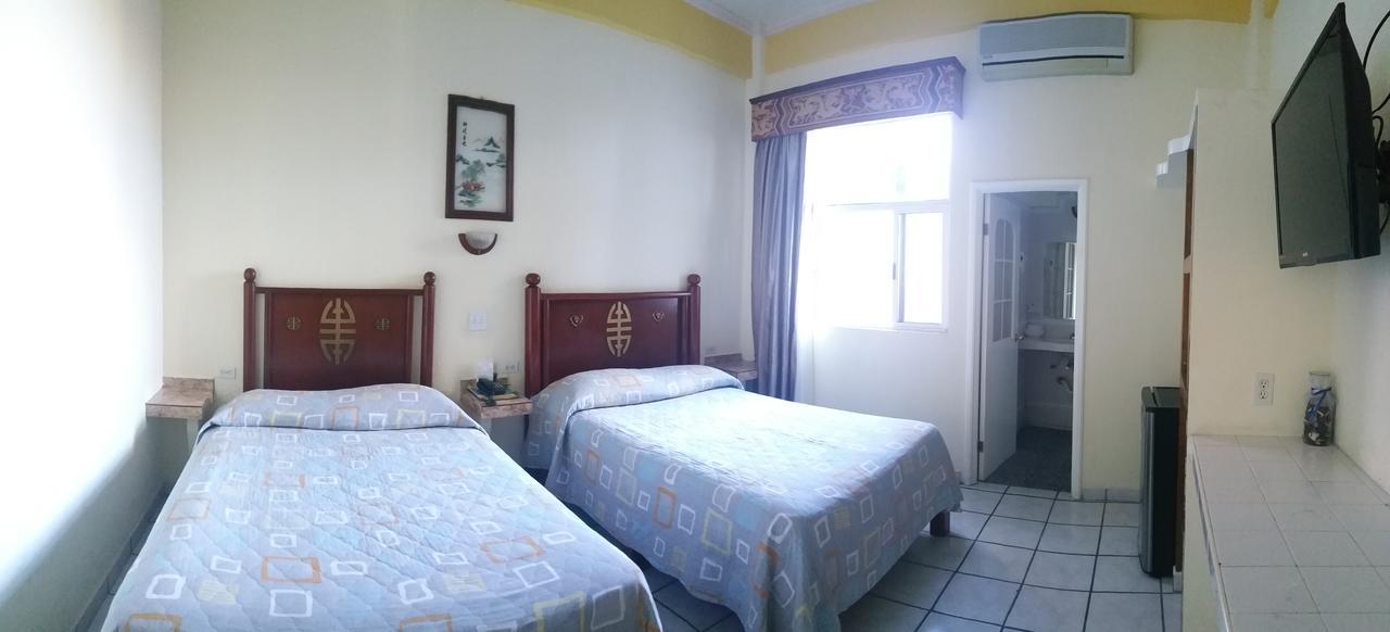 Hotel Pekin La Paz Kültér fotó